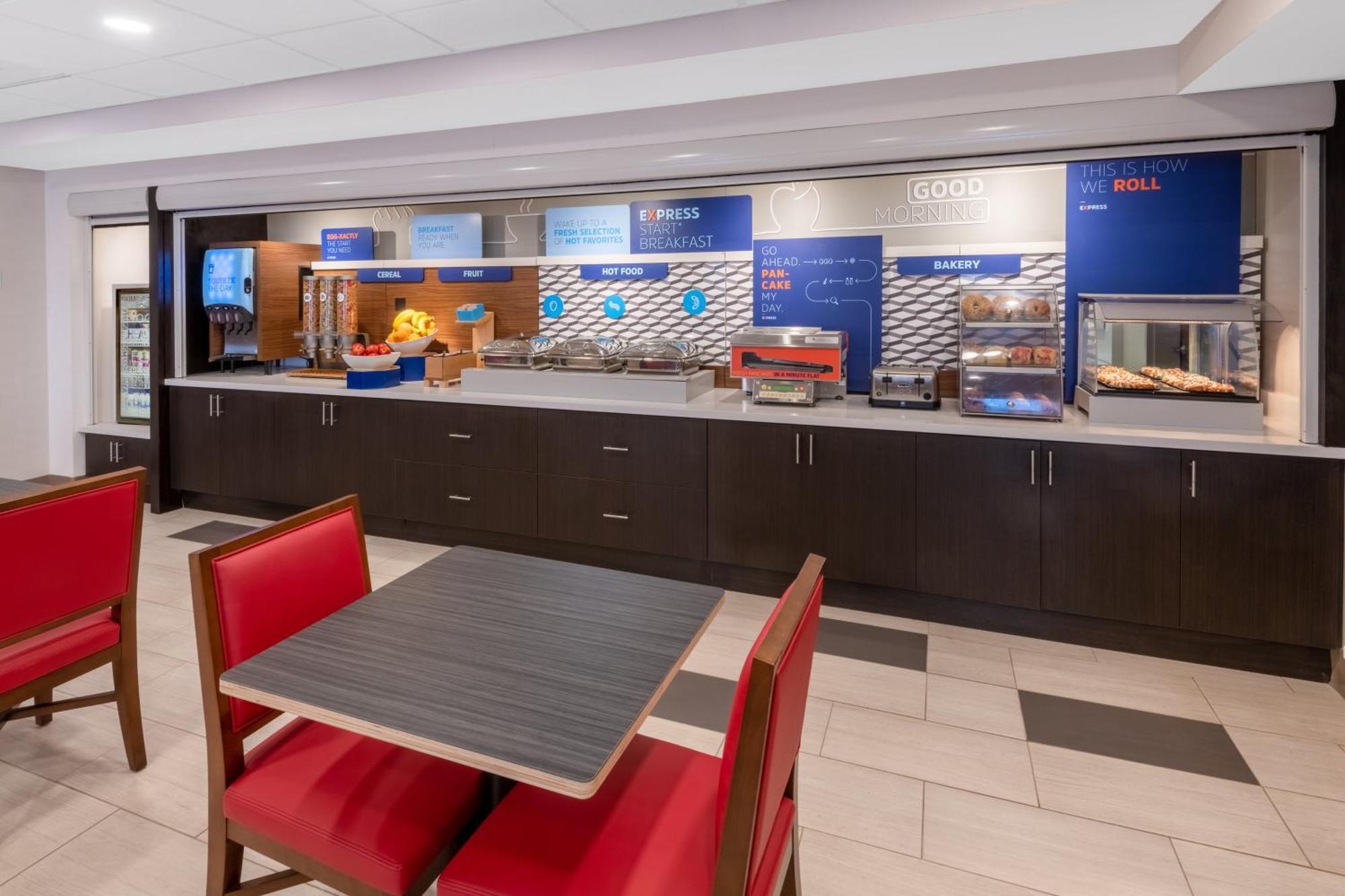 Holiday Inn Express & Suites Colorado Springs-Airport By Ihg Dış mekan fotoğraf