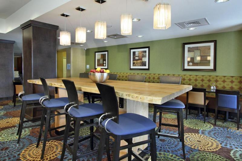 Holiday Inn Express & Suites Colorado Springs-Airport By Ihg Dış mekan fotoğraf